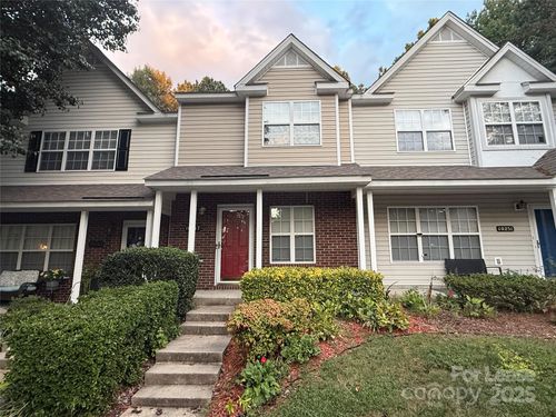 10247 Reindeer Way Ln, Charlotte, NC, 28216-0712 | Card Image