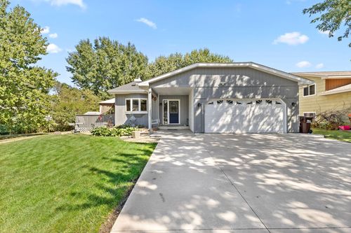 2679 Guthrie Ave N, Oakdale, MN, 55128-3925 | Card Image