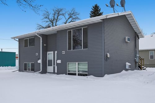 401 17th St N, Moorhead, MN, 56560-2354 | Card Image