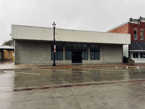 1131 Court Ave, Marengo, IA, 52301-1403 | Card Image