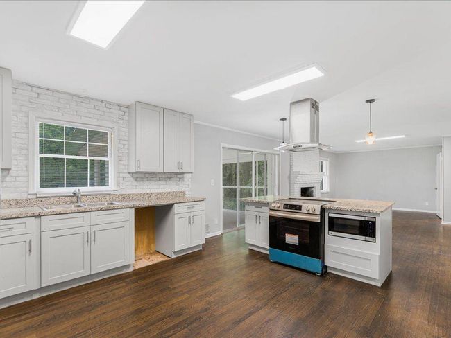 1110 Upper Hembree Rd, House other with 2 bedrooms, 2 bathrooms and null parking in Roswell GA | Image 14