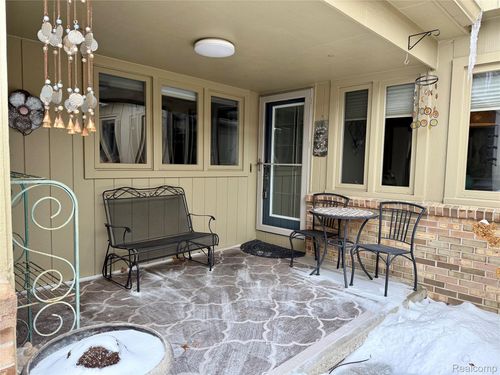 28-12432 Pinecrest Dr, Plymouth, MI, 48170-3061 | Card Image