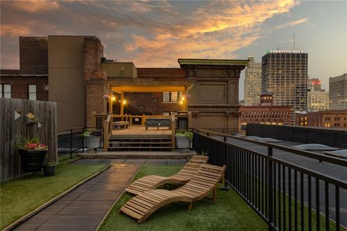 302-308 W 8th St, Kansas City, MO, 64105-1520 | Card Image