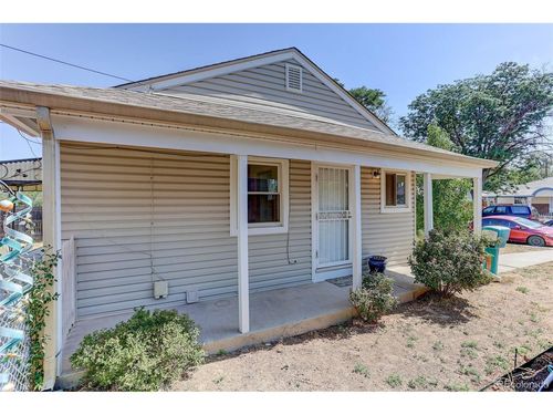 805 Kingston St, Aurora, CO, 80010-4105 | Card Image
