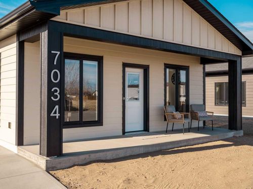 7034 48 St, Taber, AB, T1G0G7 | Card Image