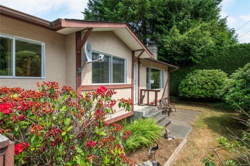 880 Pinecrest Rd, Campbell River, BC, V9W3P3 | Card Image