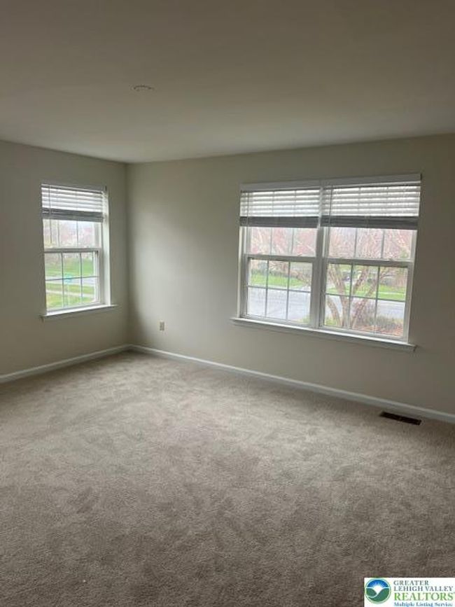 5232 Spring Ridge Dr E, Townhouse with 3 bedrooms, 3 bathrooms and null parking in Macungie PA | Image 10