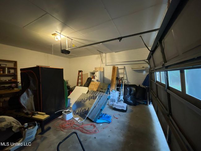 Garage | Image 29