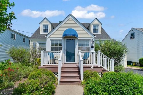 509 Lakeside Ave, Pompton Lakes, NJ, 07442-1217 | Card Image