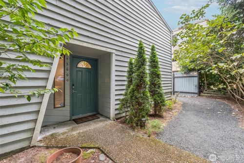 600-12600 Se 42nd St, Bellevue, WA, 98006-1927 | Card Image