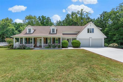 2015 Evergreen Dr, Cape Girardeau, MO, 63701-1860 | Card Image