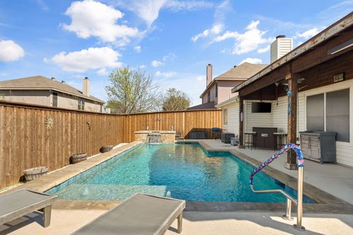 8001 Berkshire Dr, Fort Worth, TX, 76137-6109 | Card Image