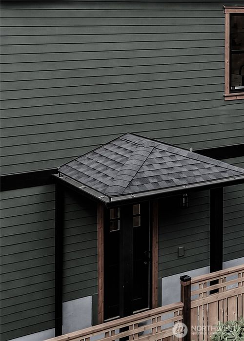 1403 31st Ave, Seattle, WA, 98122-3221 | Card Image