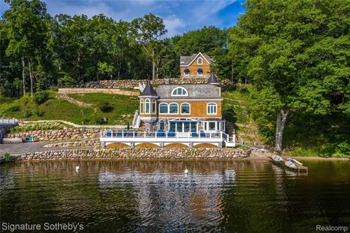 14625 Edgewater Dr, Gregory, MI, 48137-9625 | Card Image