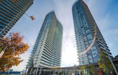 711 - 115 Mcmahon Dr, Condo with 3 bedrooms, 2 bathrooms and 1 parking in North York ON | Image 1