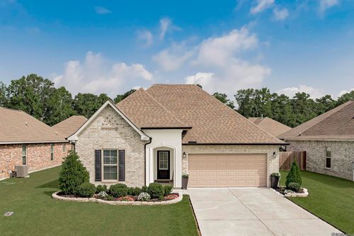 8921 Dalwood Dr, Denham Springs, LA, 70726-6752 | Card Image