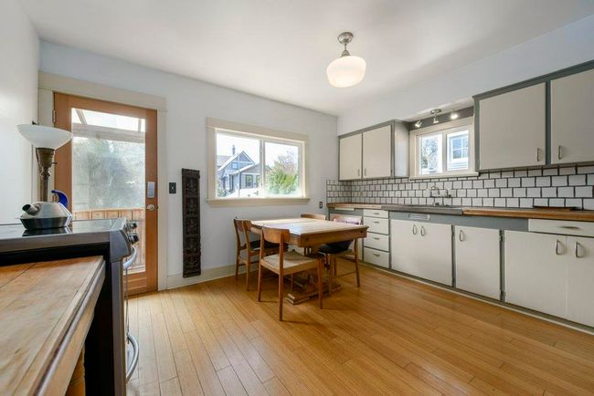 104 E 24 Th Ave, House other with 4 bedrooms, 2 bathrooms and 1 parking in Vancouver BC | Image 5