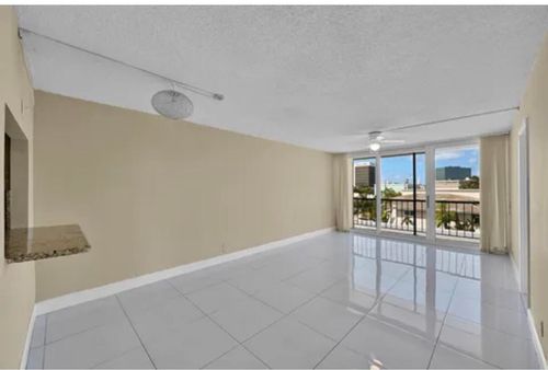 412-4501 Ne 21st Ave, Fort Lauderdale, FL, 33308-4778 | Card Image