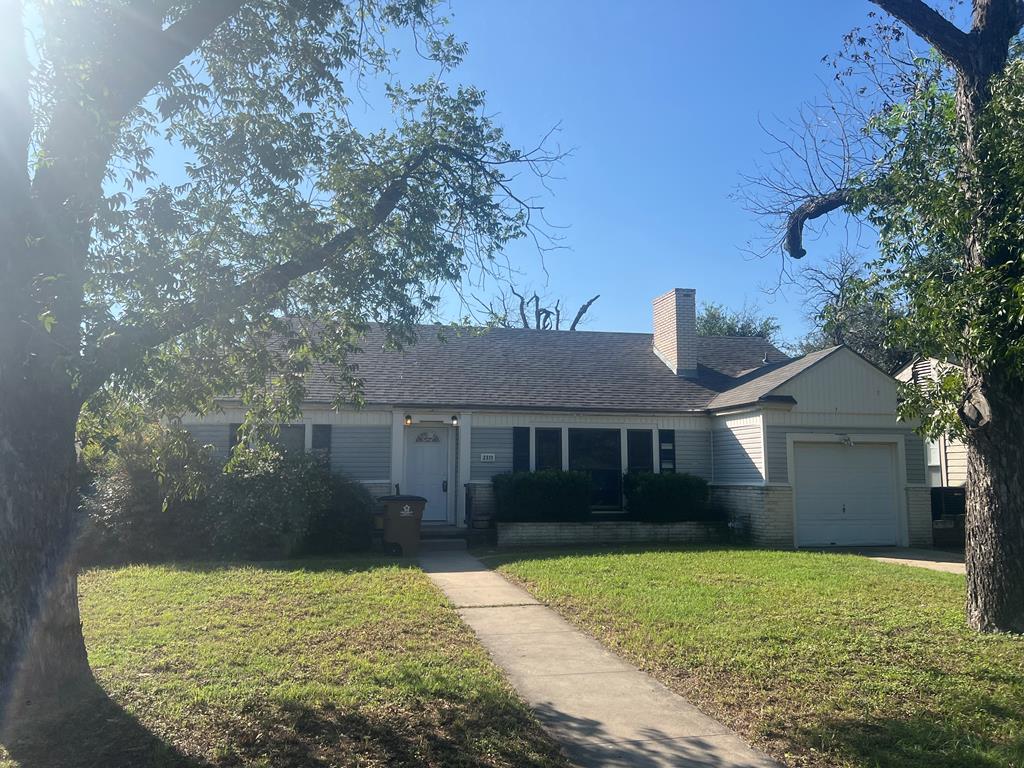 Live Oak St, San Angelo, TX 76901