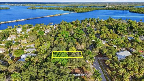 228 Delray Ave, FORT MYERS, FL, 33905-2511 | Card Image