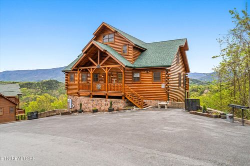 2722 Mountain Preserve Dr, Sevierville, TN, 37862 | Card Image
