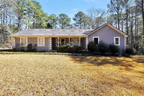 31 Willow Creek Dr, Locust Grove, GA, 30248-2628 | Card Image