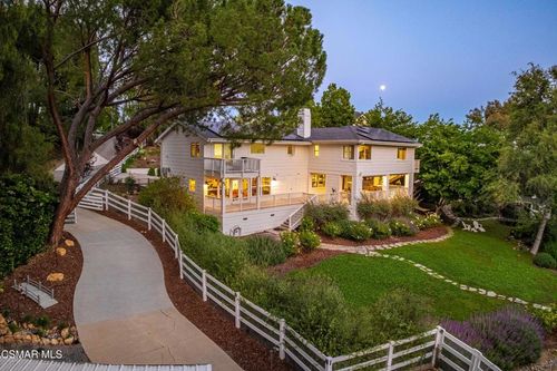 5709 Fairview Pl, Agoura Hills, CA, 91301-2223 | Card Image
