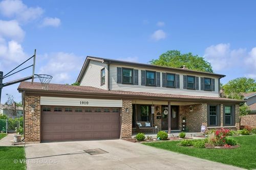 1910 E Crabtree Dr, Arlington Heights, IL, 60004-3412 | Card Image