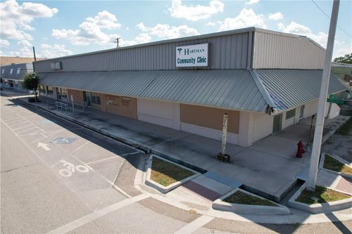 108 E San Patricio Ave, Mathis, TX, 78368-2346 | Card Image