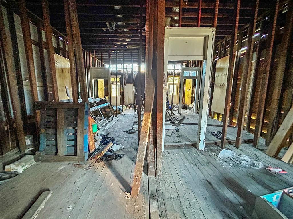 Land in New Orleans 3