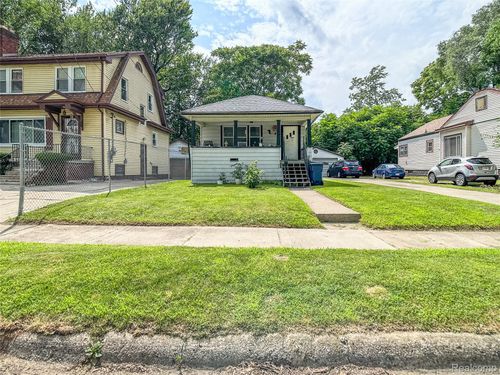 2038 Winans Ave, Flint, MI, 48503-4218 | Card Image
