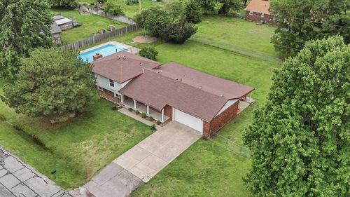 1401 S Fieldcrest St, Wichita, KS, 67209-1111 | Card Image