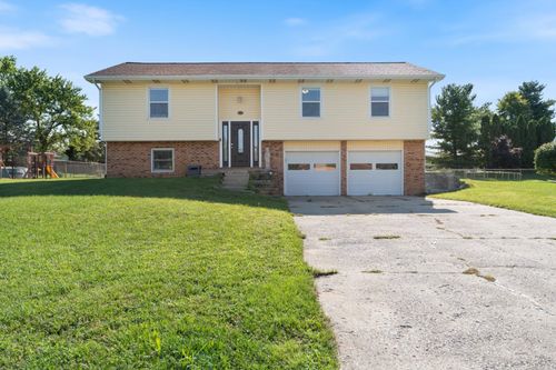 2703 Huffman St, Winona Lake, IN, 46590-2066 | Card Image