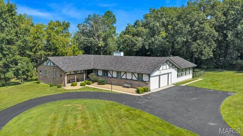 2 Bridal Oak Ct, O Fallon, MO, 63366-1401 | Card Image