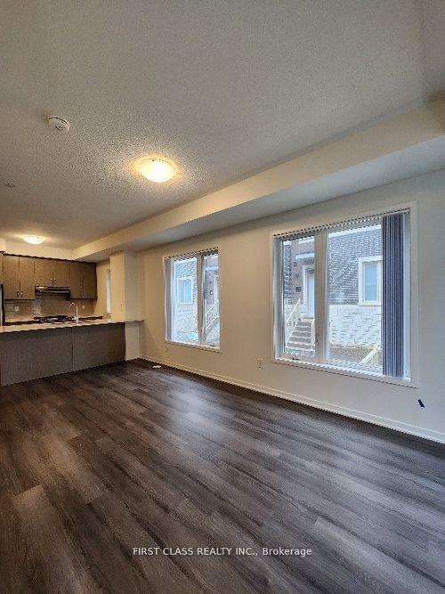 290-140 Honeycrisp Cres, Concord, ON, L4K0N7 | Card Image