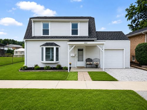 2821 W 102nd St, Evergreen Park, IL, 60805-3552 | Card Image