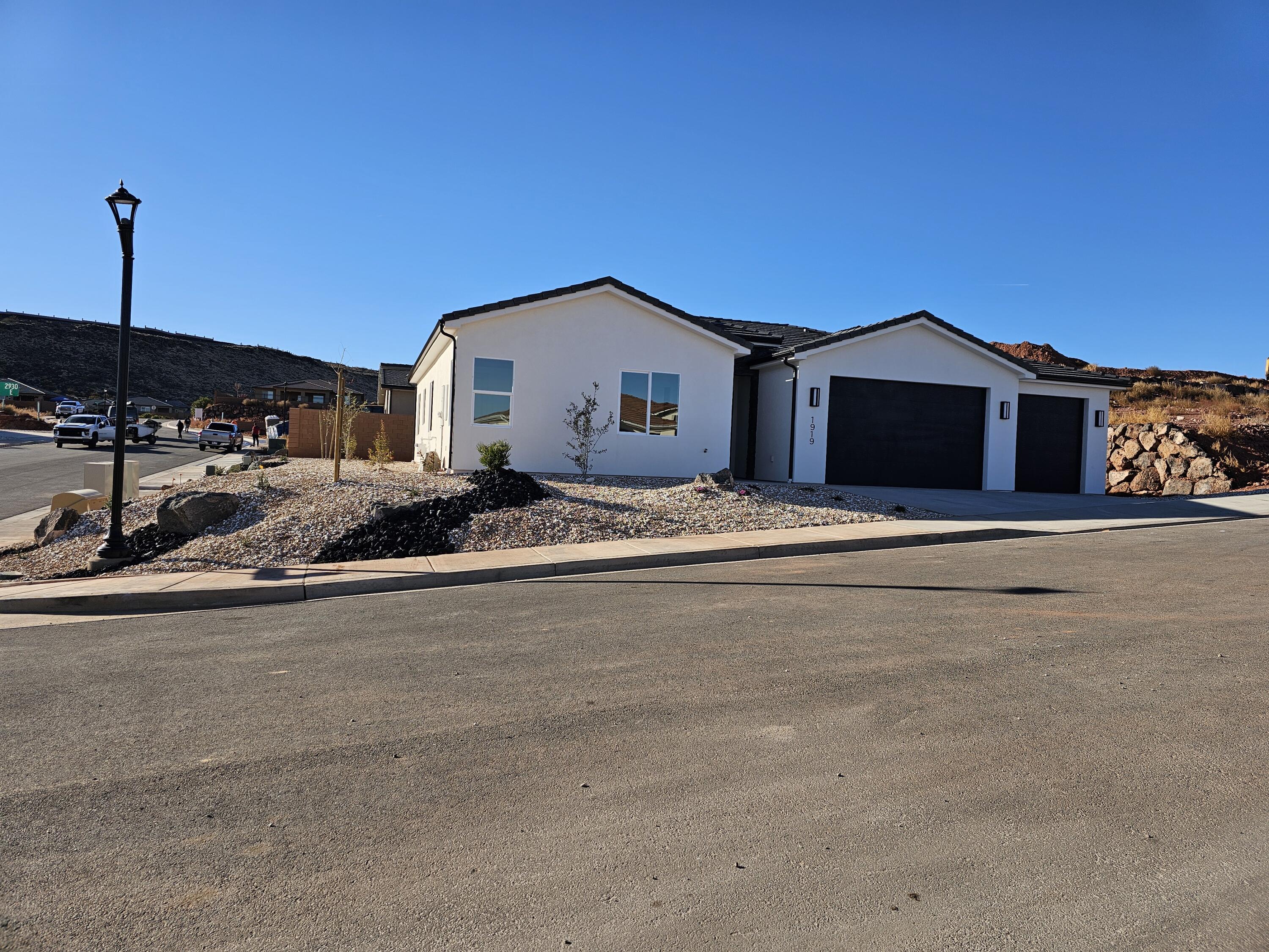 Leora Dr, Washington, UT 84780