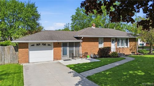 715 Park Ave, North Tonawanda, NY, 14120-4716 | Card Image