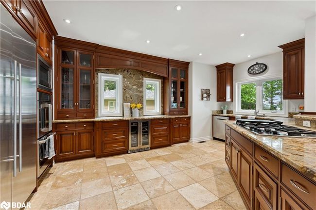 2240 S Orr Lake Rd, House other with 3 bedrooms, 4 bathrooms and 7 parking in Elmvale ON | Image 6
