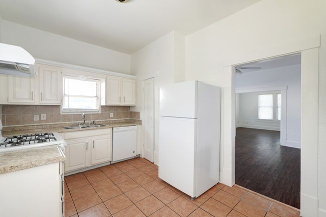 1205 E 12 Th St, House other with 1 bedrooms, 1 bathrooms and 2 parking in Austin TX | Image 9