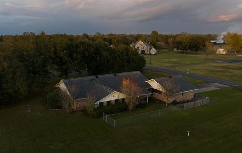 2911 Mickey Ln, Lake Charles, LA, 70607-7643 | Card Image