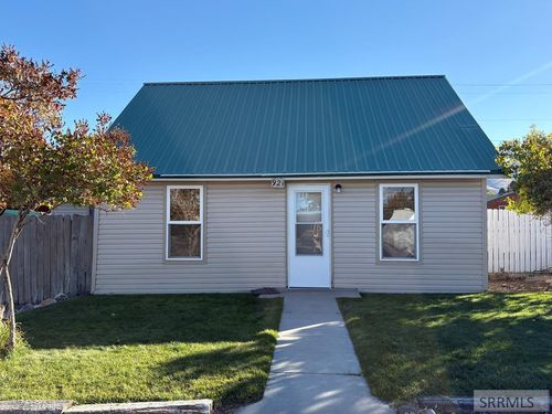 921 E Valley Ave, Challis, ID, 83226 | Card Image