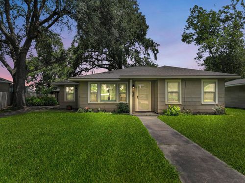 426 Avenue C, Port Neches, TX, 77651-2508 | Card Image