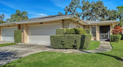 35-4207 Bowling Green Cir, Sarasota, FL, 34233-3838 | Card Image