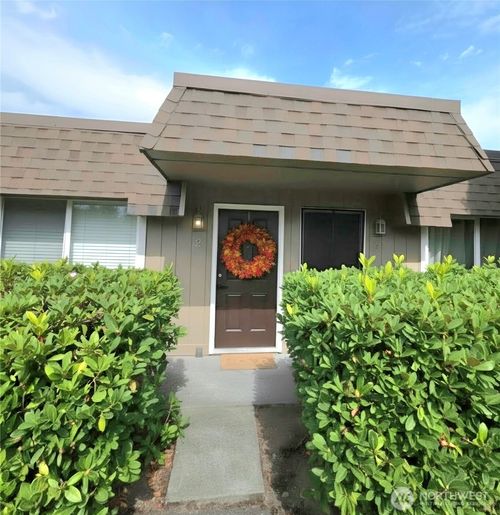 2-9811 Whitman Ave Sw, Lakewood, WA, 98499-1779 | Card Image