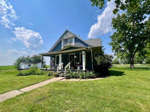 207 W 2nd St, Broadlands, IL, 61816-9716 | Card Image
