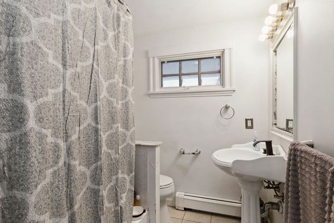 33 - 33 Argyle Rd, House other with 3 bedrooms, 2 bathrooms and 2 parking in Braintree MA | Image 16