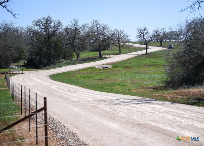 926 Main Loop Road, Home with 0 bedrooms, 0 bathrooms and null parking in Waelder TX | Image 6