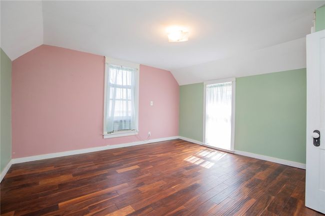 Second bedroom upstairs. | Image 17