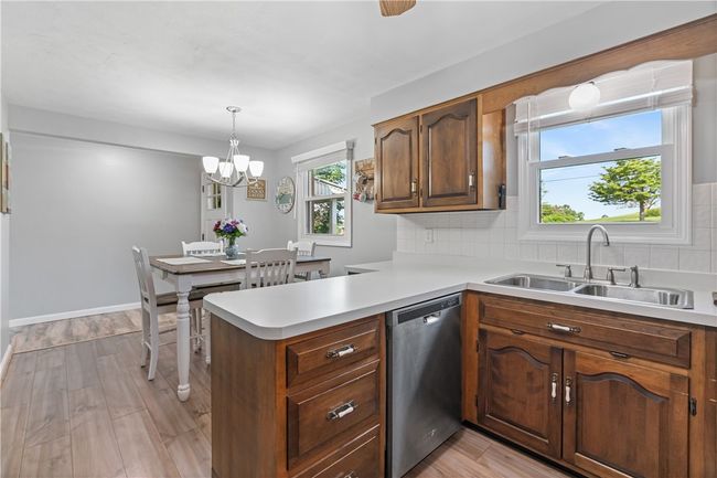 160 Sonnie Dr, House other with 3 bedrooms, 2 bathrooms and 6 parking in Crabtree PA | Image 10